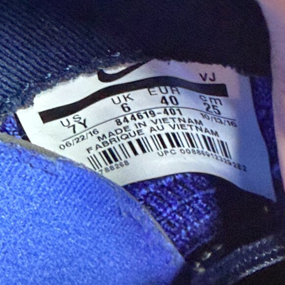 Nike Roshe Two Flyknit Navy White Flyknit Athletic Running Shoes Women's 8.5 - Picture 8 of 8